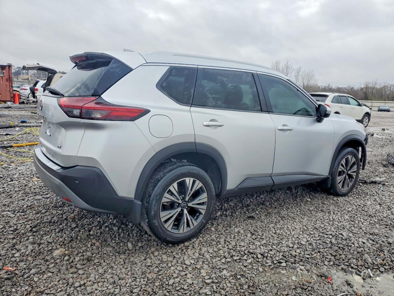 2023 NISSAN ROGUE SV photo 3