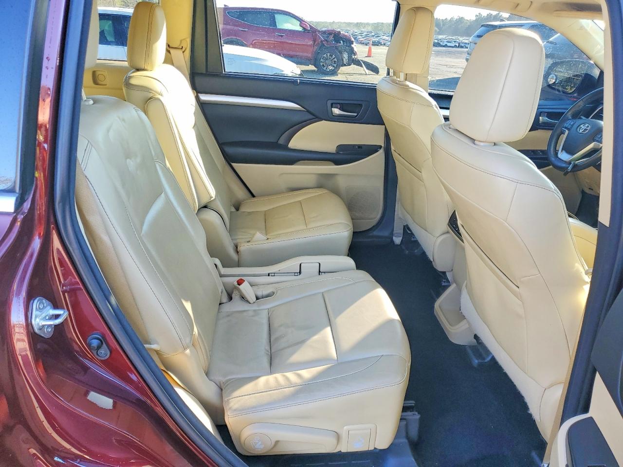 2016 TOYOTA HIGHLANDER XLE photo 21