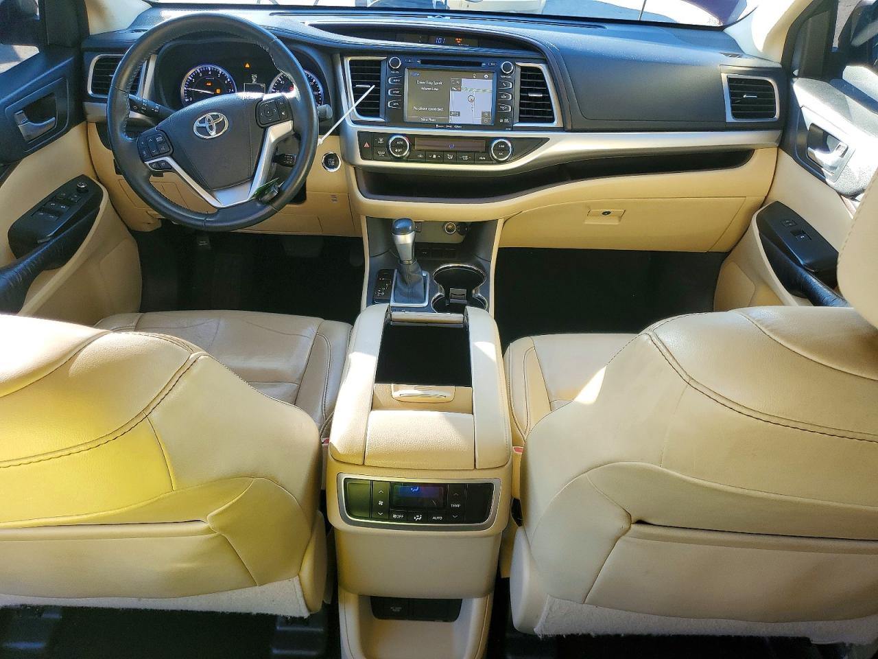 2016 TOYOTA HIGHLANDER XLE photo 15