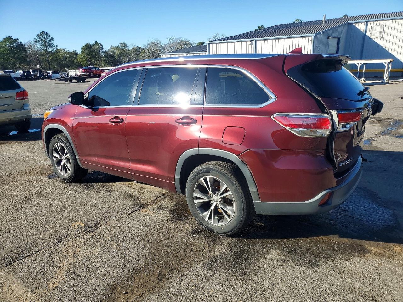 2016 TOYOTA HIGHLANDER XLE photo 3