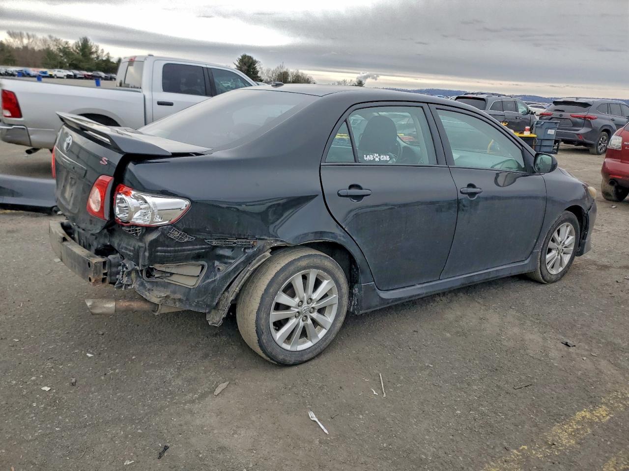 2010 TOYOTA COROLLA BASE photo 3