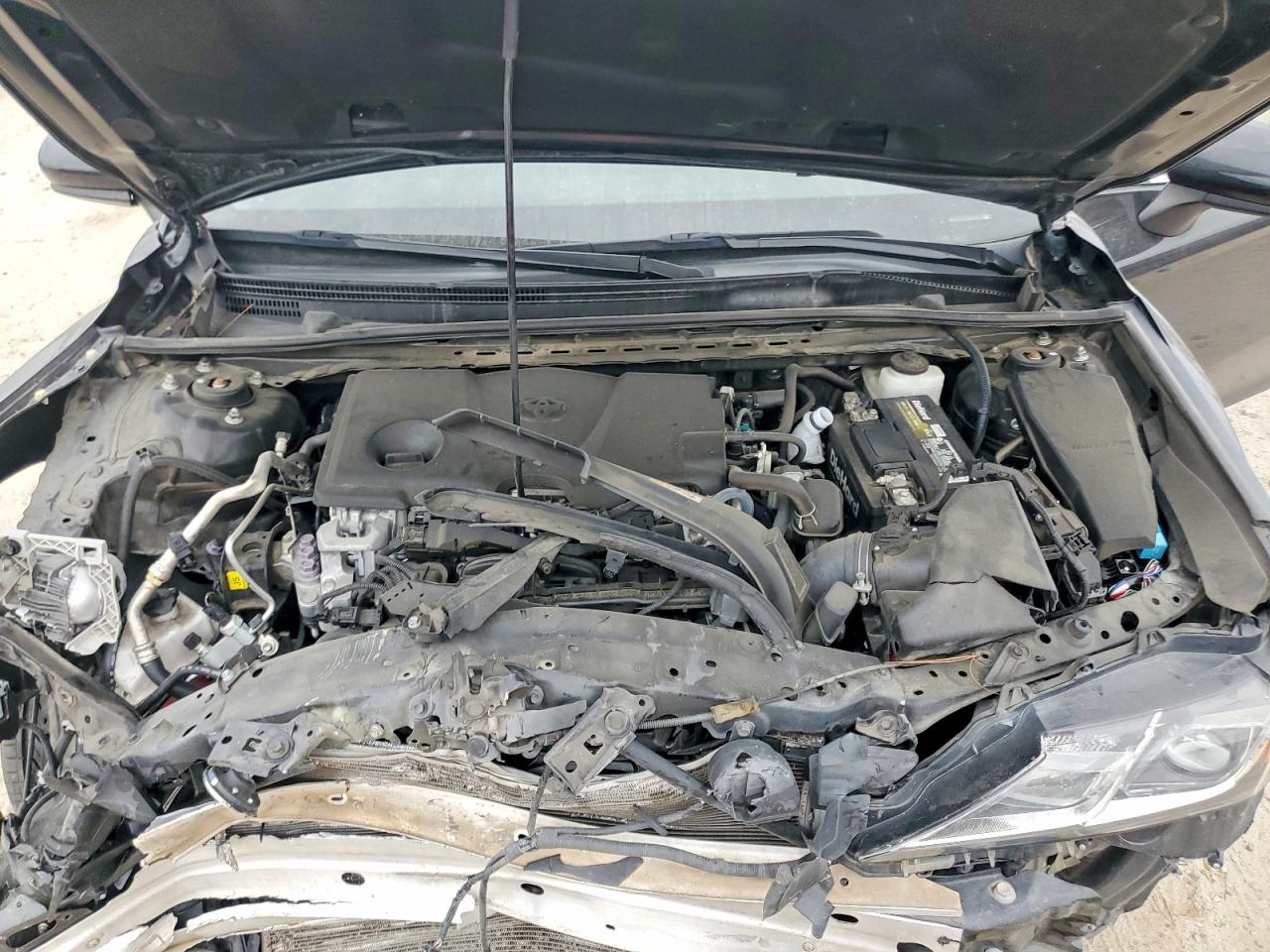 2022 TOYOTA CAMRY LE photo 11