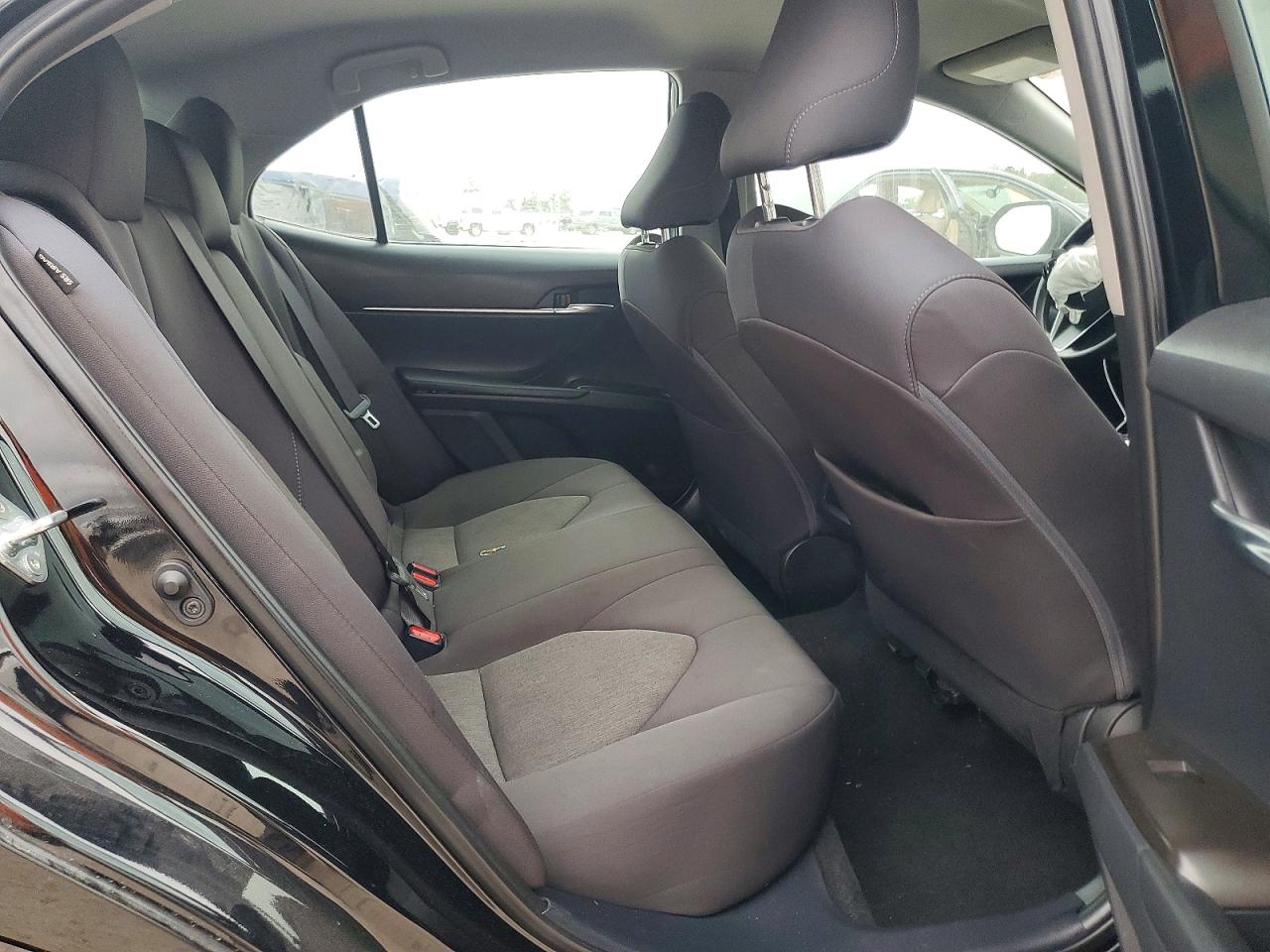 2022 TOYOTA CAMRY LE photo 10