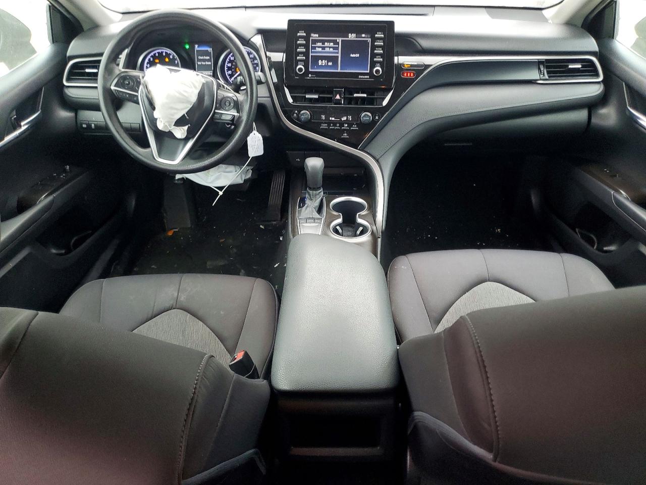 2022 TOYOTA CAMRY LE photo 8