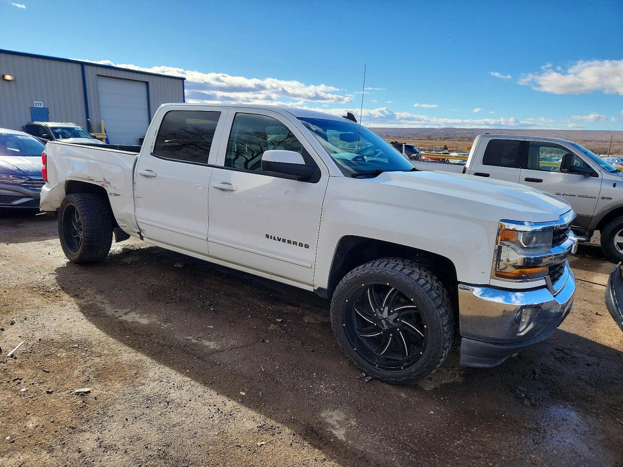 2016 CHEVROLET SILVERADO C1500 LT photo 4
