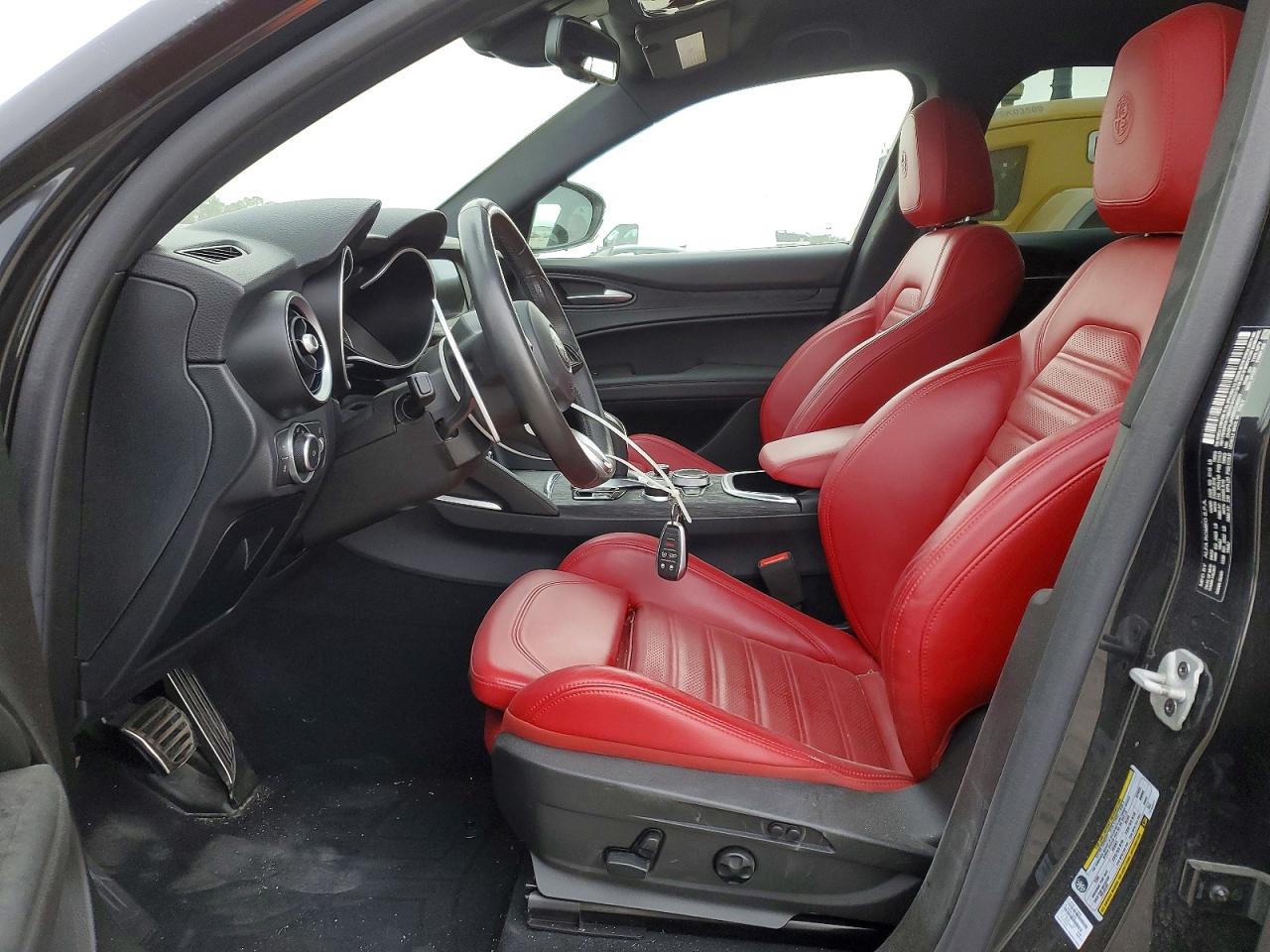2022 ALFA ROMEO STELVIO photo 7