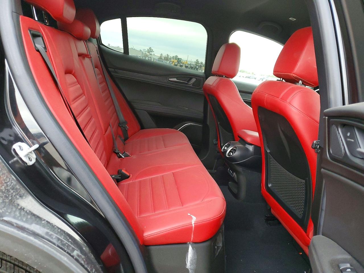 2022 ALFA ROMEO STELVIO photo 11