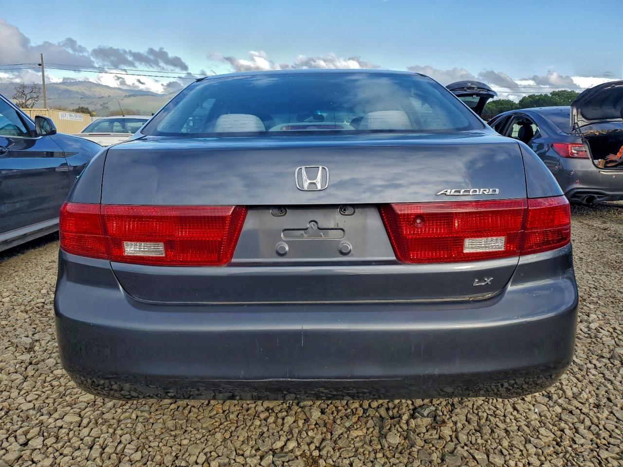 2005 HONDA ACCORD LX photo 6
