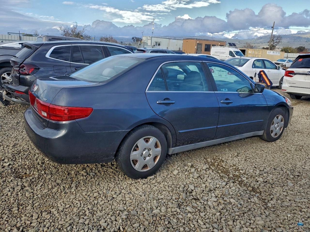 2005 HONDA ACCORD LX photo 3