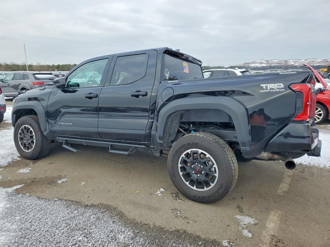 2025 TOYOTA TACOMA DOUBLE CAB photo 2