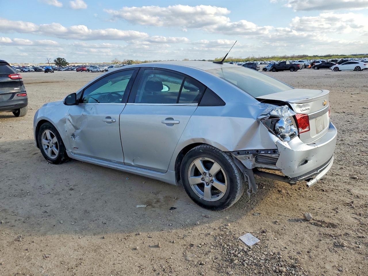 2014 CHEVROLET CRUZE LT photo 2