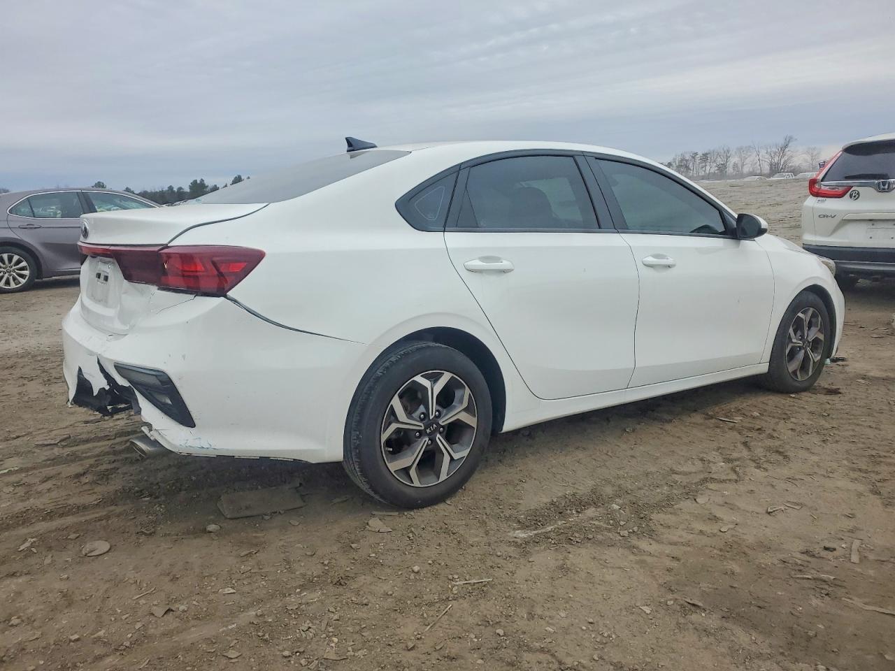 2021 KIA FORTE FE photo 3