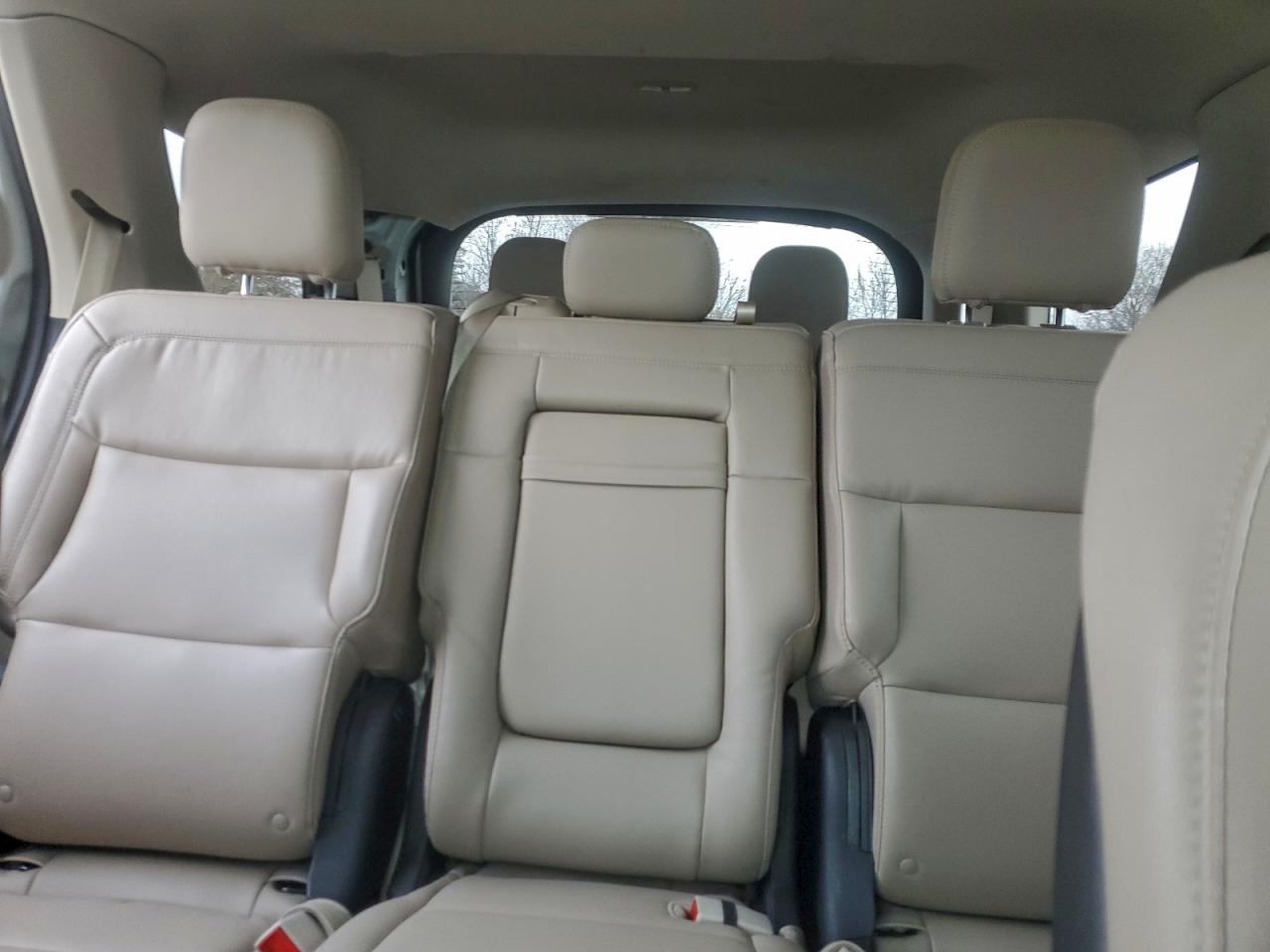 2020 FORD EXPLORER XLT photo 10
