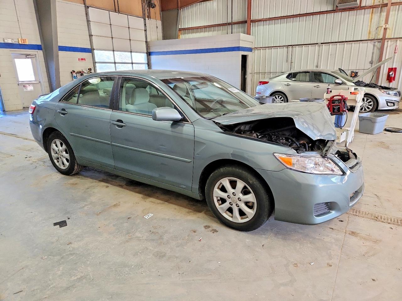 2011 TOYOTA CAMRY BASE photo 4