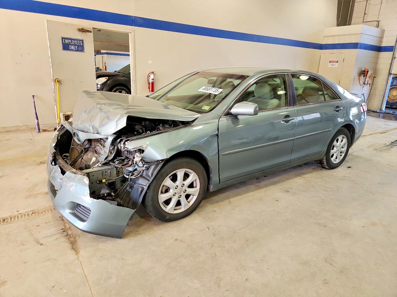 2011 TOYOTA CAMRY