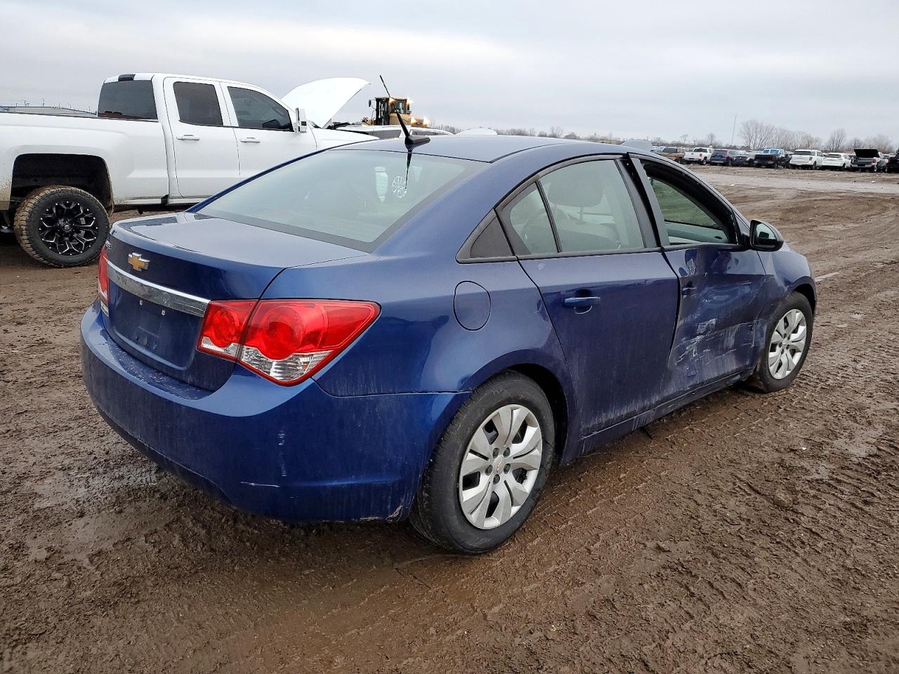 2013 CHEVROLET CRUZE LS photo 3