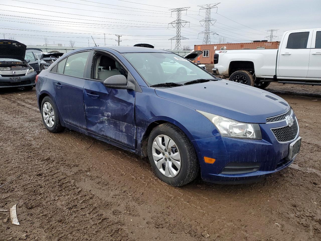 2013 CHEVROLET CRUZE LS photo 4