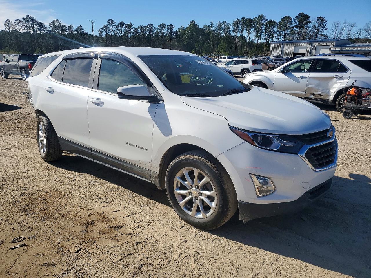 2021 CHEVROLET EQUINOX LT photo 4