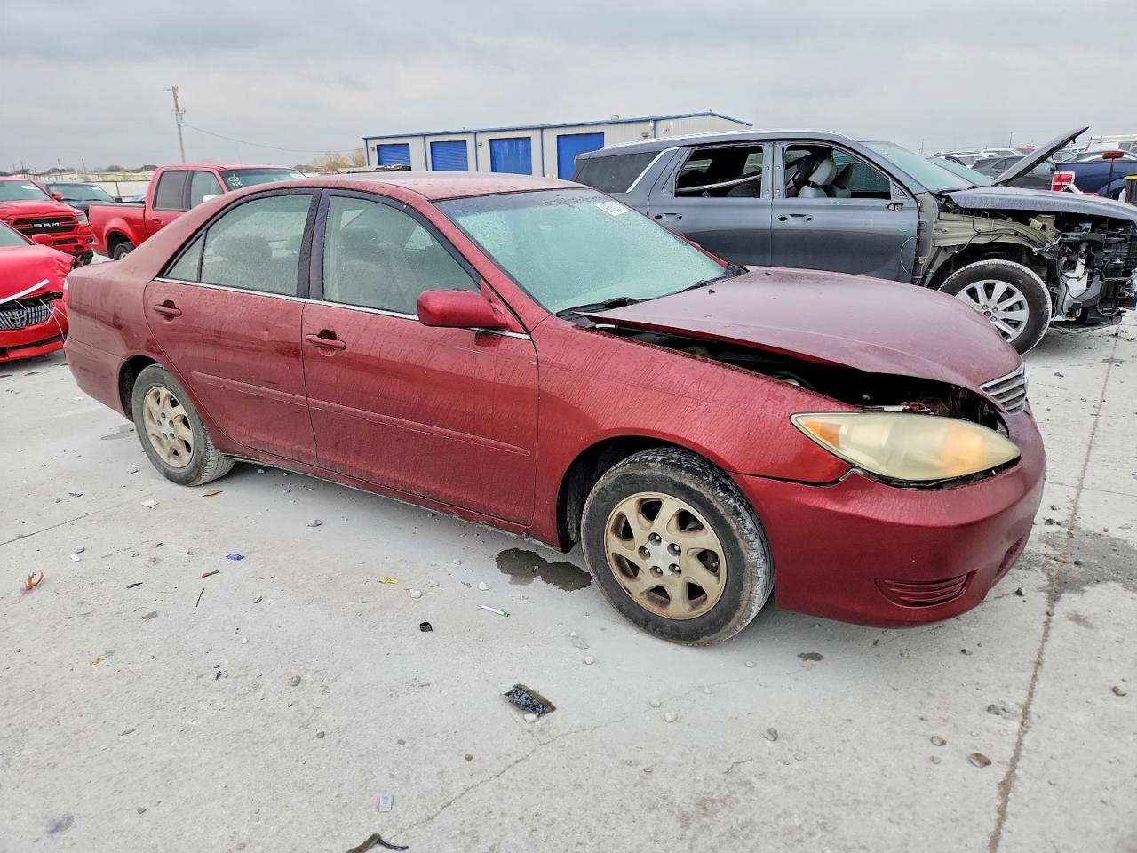 2005 TOYOTA CAMRY LE photo 4
