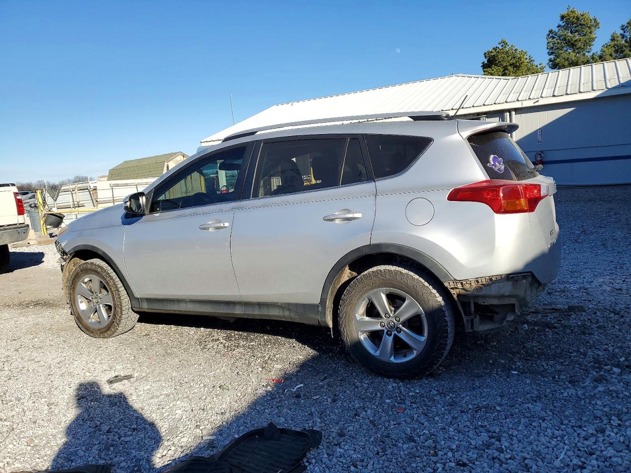 2015 TOYOTA RAV4 XLE photo 2