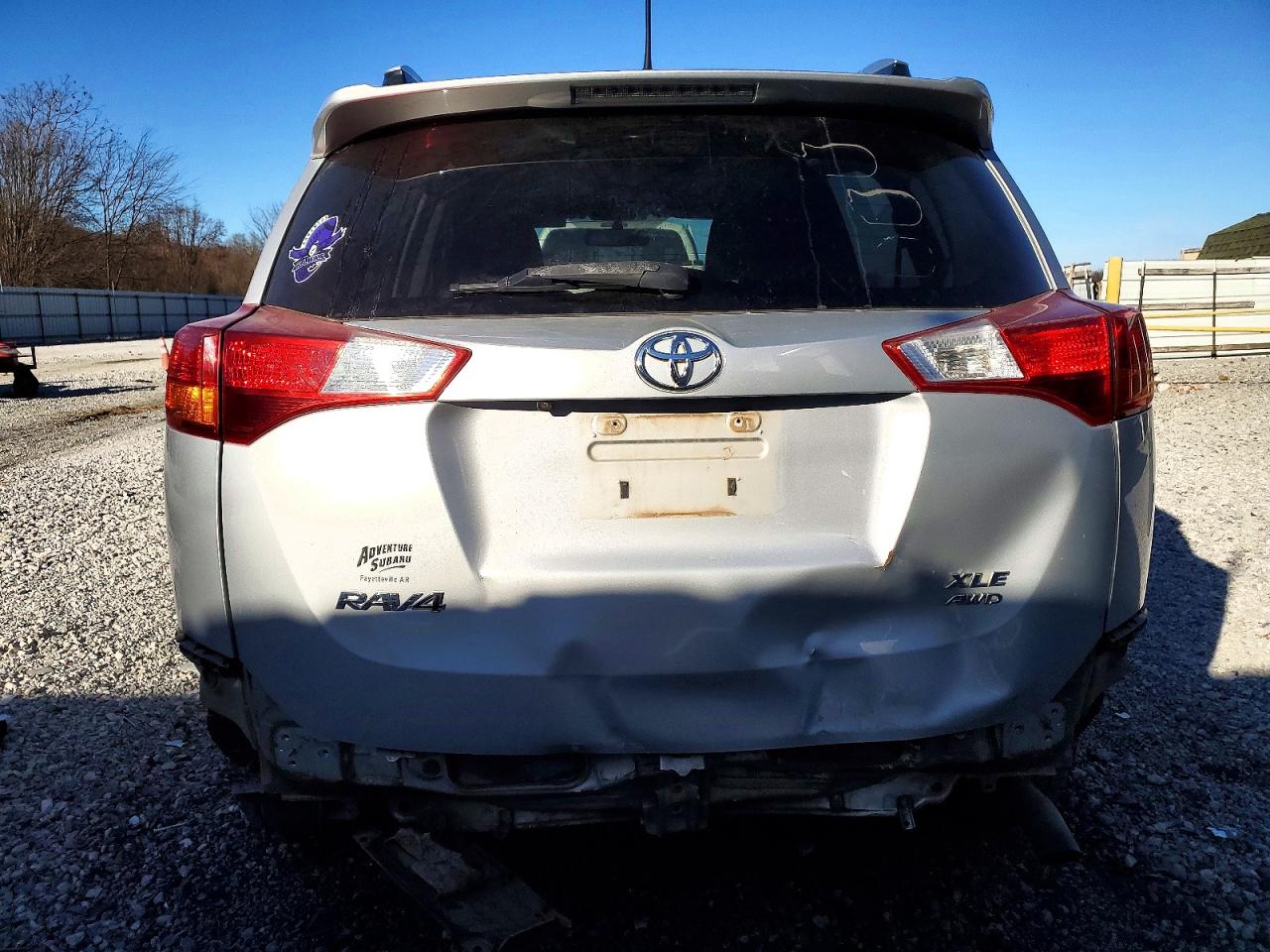 2015 TOYOTA RAV4 XLE photo 6
