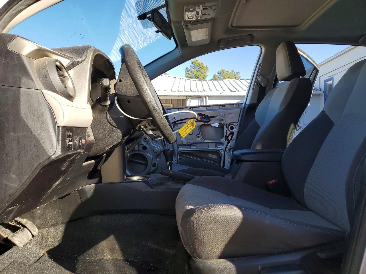 2015 TOYOTA RAV4 XLE photo 7