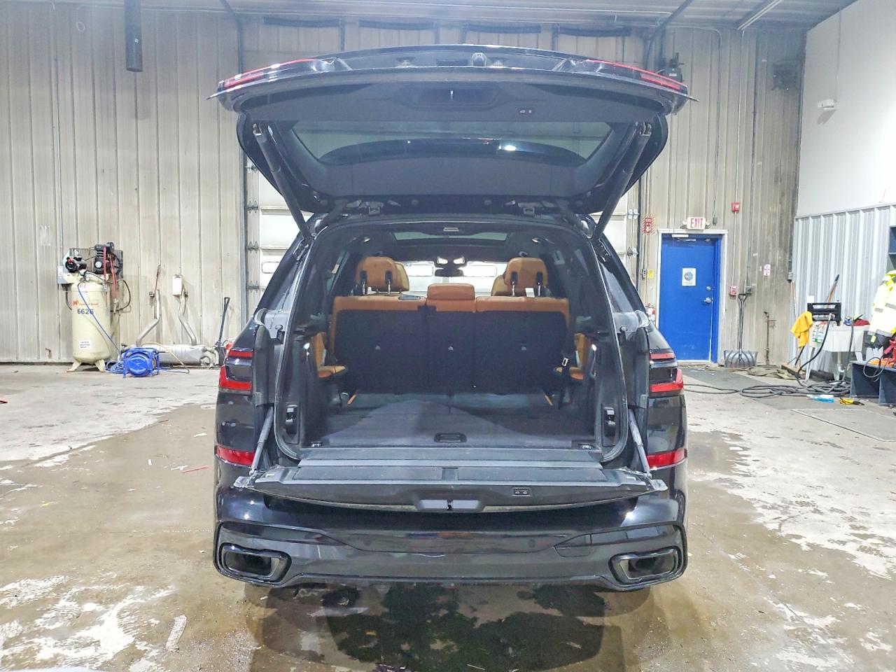 2025 BMW X7 XDRIVE40I photo 6
