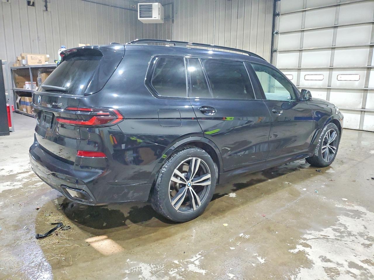 2025 BMW X7 XDRIVE40I photo 3