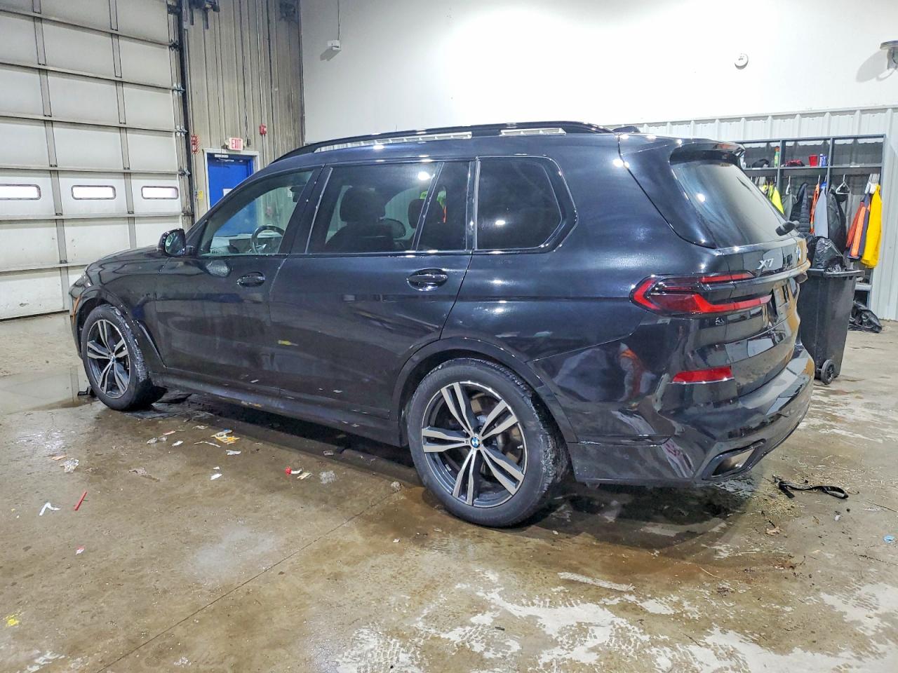 2025 BMW X7 XDRIVE40I photo 2