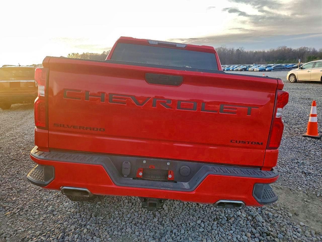 2020 CHEVROLET SILVERADO K1500 CUSTOM photo 6