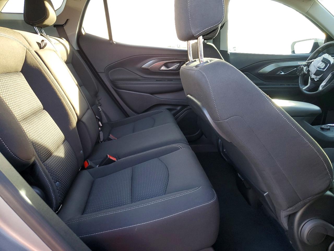 2024 GMC TERRAIN SLE photo 11