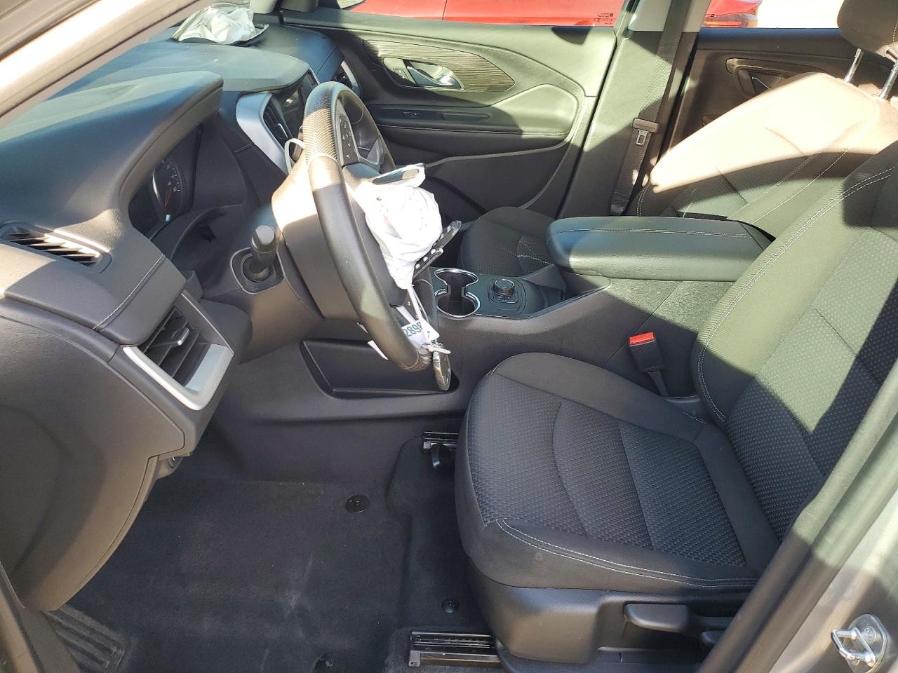 2024 GMC TERRAIN SLE photo 7