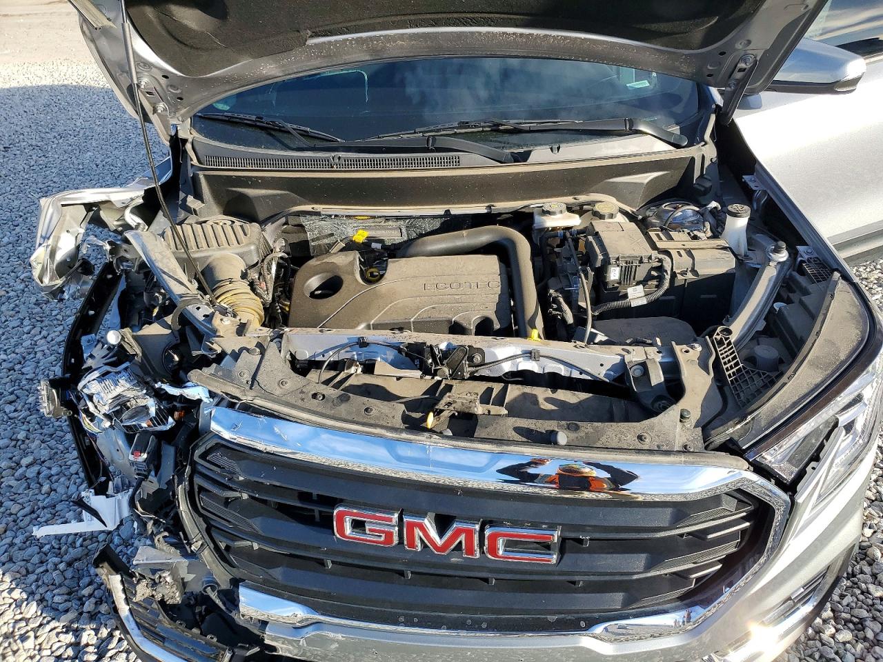 2024 GMC TERRAIN SLE photo 12