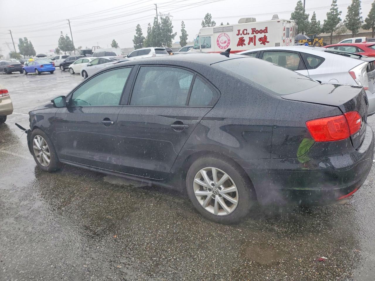 2012 VOLKSWAGEN JETTA SE photo 2
