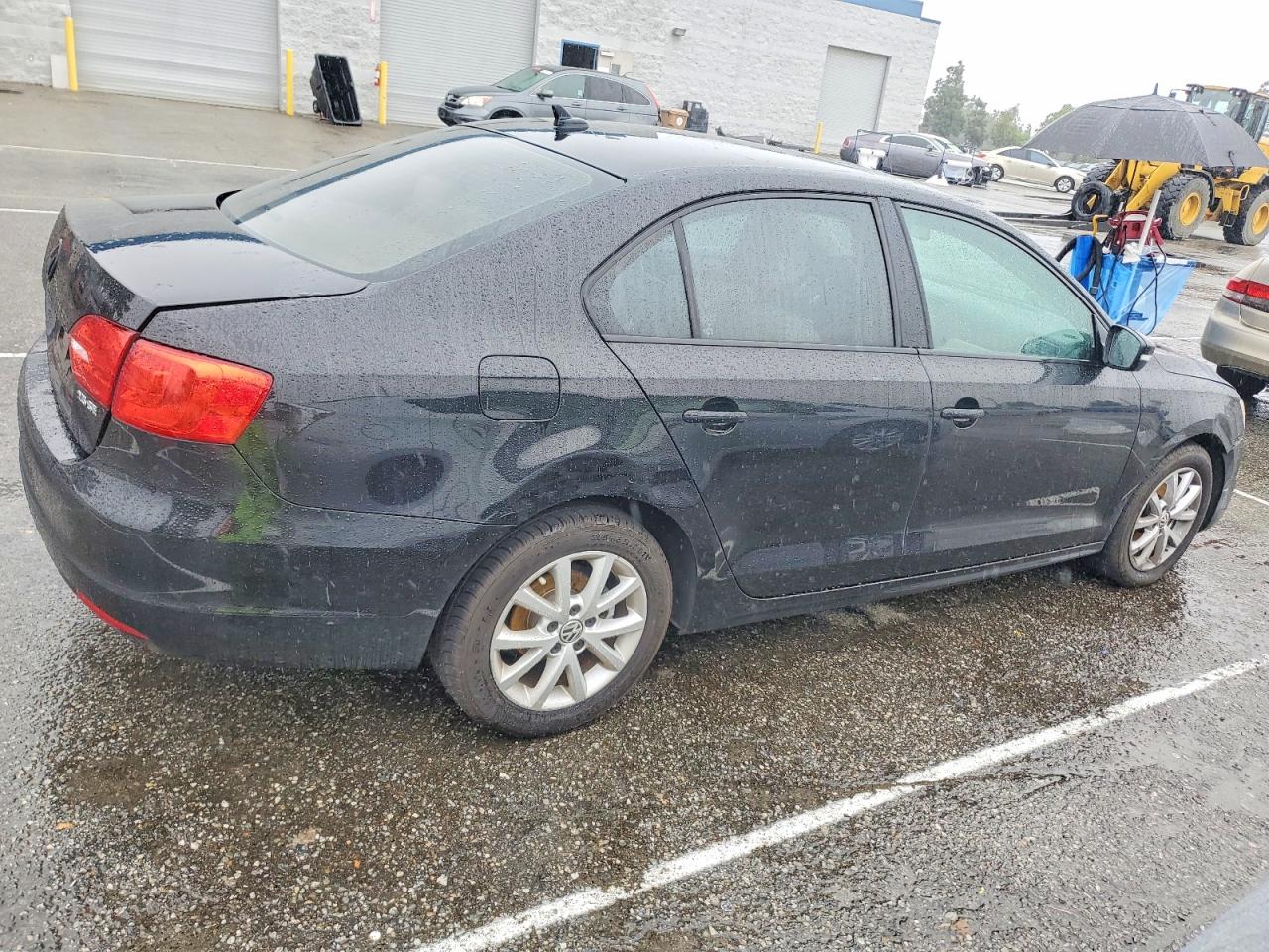 2012 VOLKSWAGEN JETTA SE photo 3