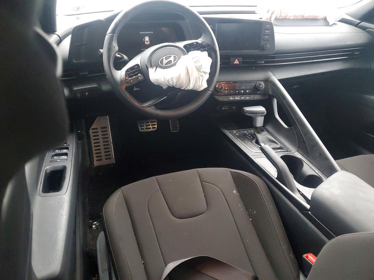 2025 HYUNDAI ELANTRA SEL SPORT photo 8