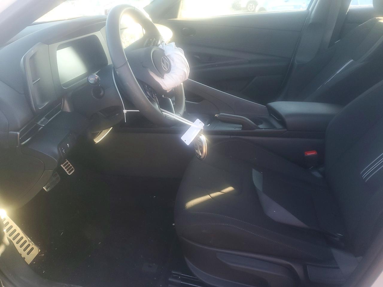 2025 HYUNDAI ELANTRA SEL SPORT photo 7