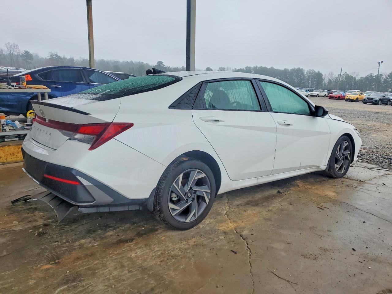 2025 HYUNDAI ELANTRA SEL SPORT photo 3