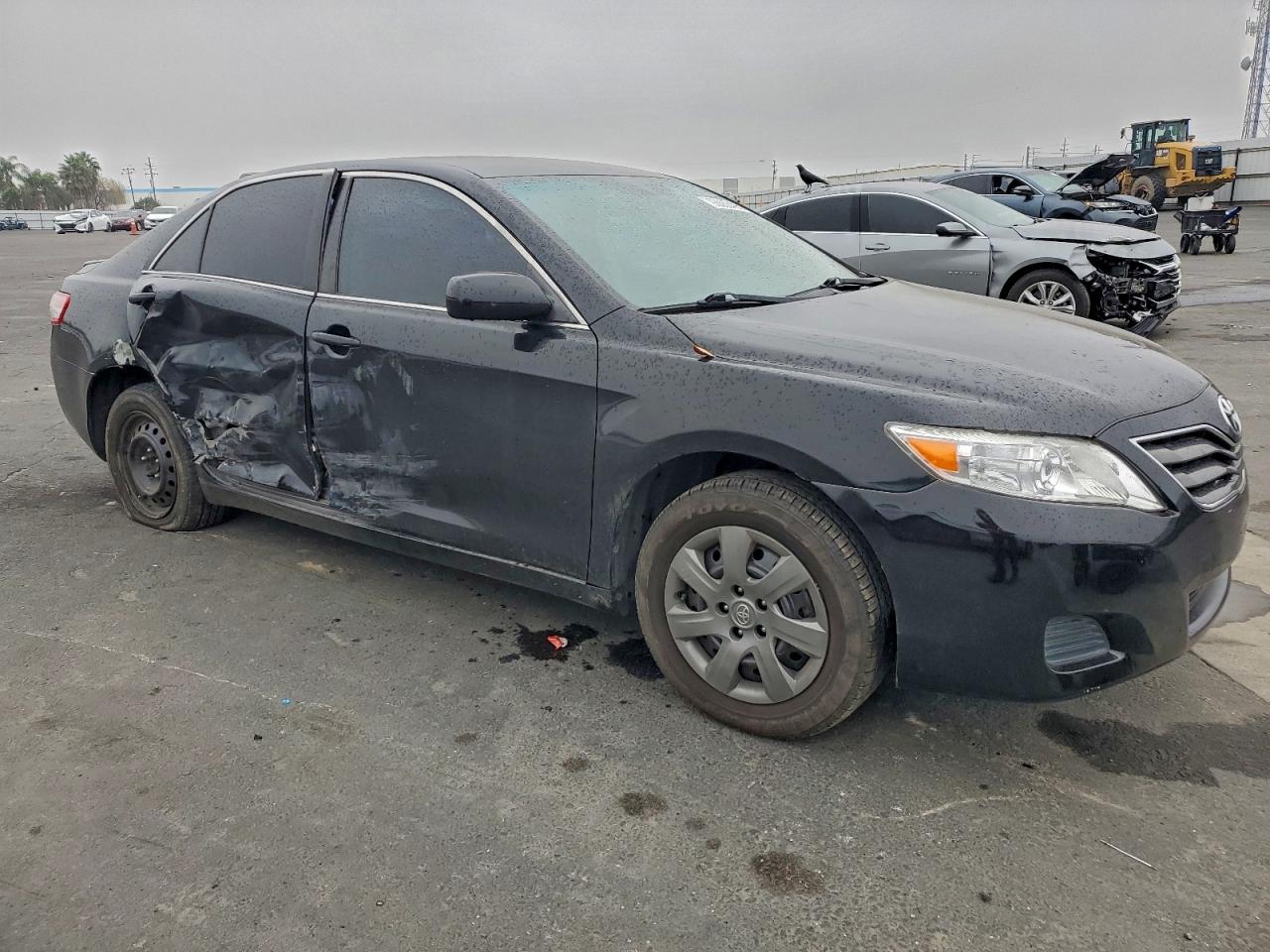 2011 TOYOTA CAMRY BASE photo 4