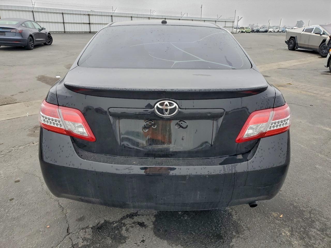 2011 TOYOTA CAMRY BASE photo 6