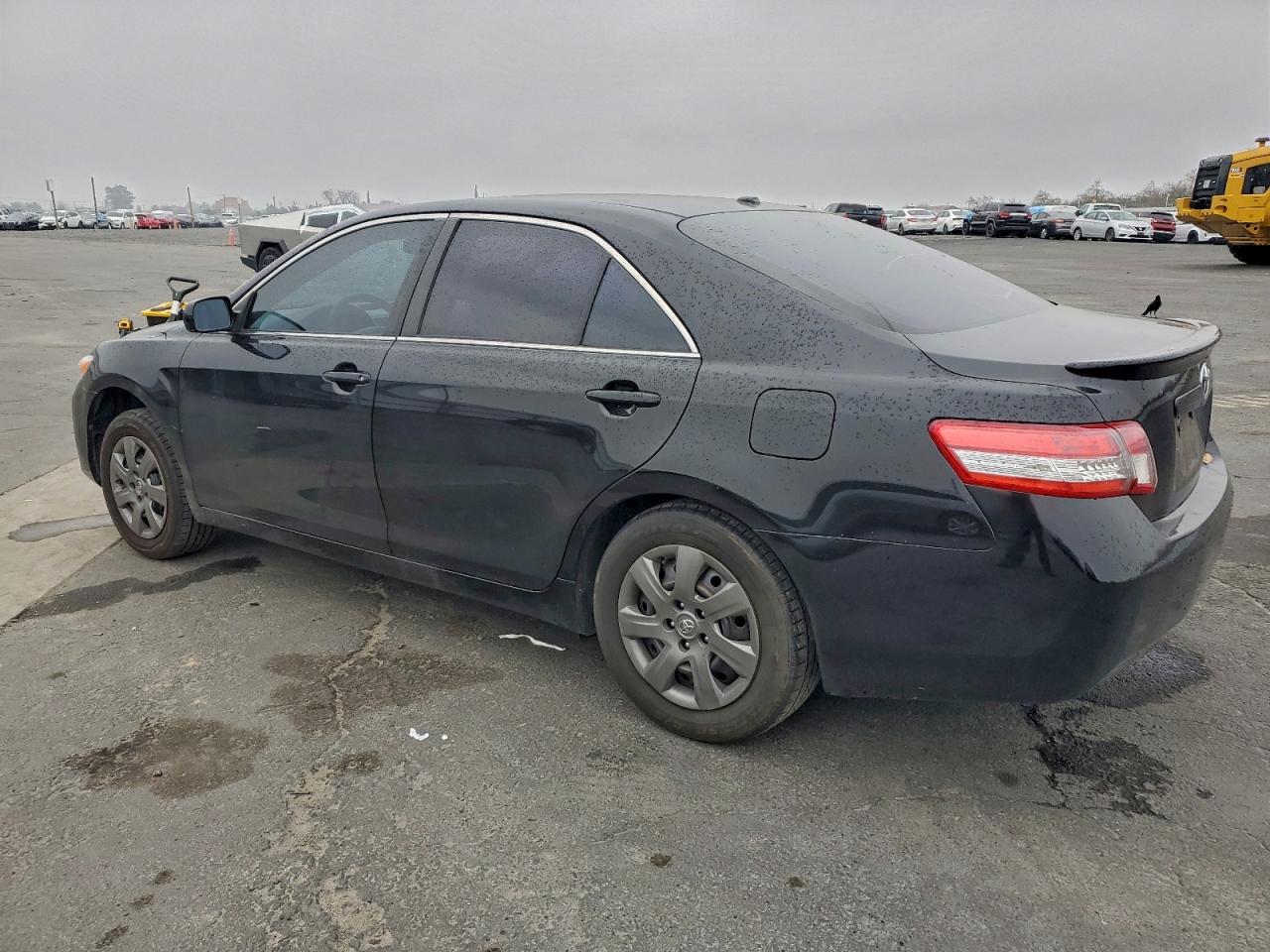 2011 TOYOTA CAMRY BASE photo 2