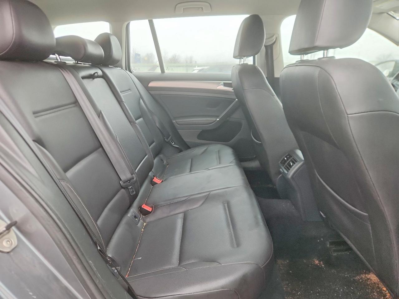2015 VOLKSWAGEN GOLF SPORTWAGEN TDI S photo 10