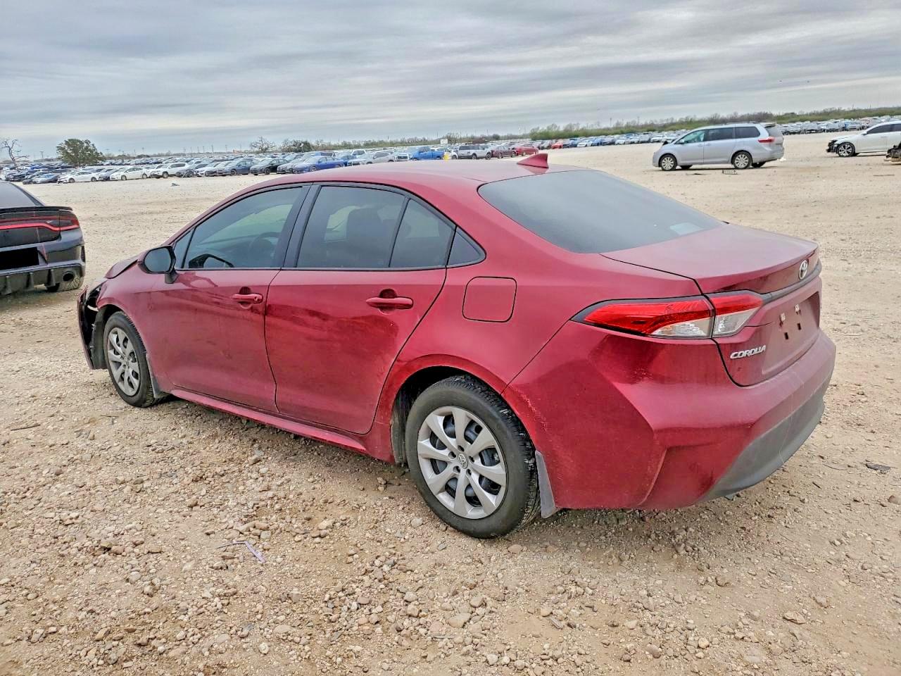 2025 TOYOTA COROLLA LE photo 2