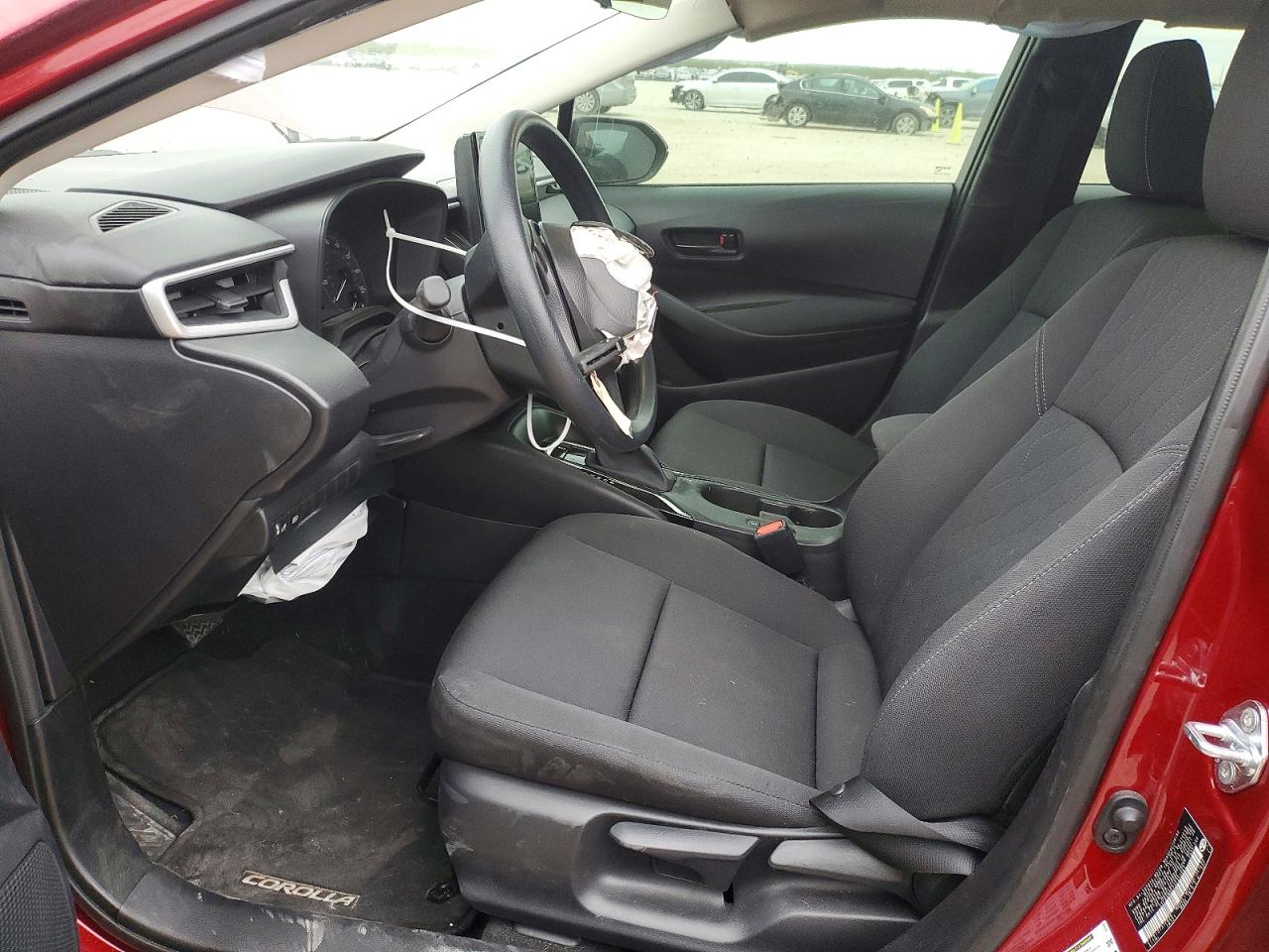 2025 TOYOTA COROLLA LE photo 7