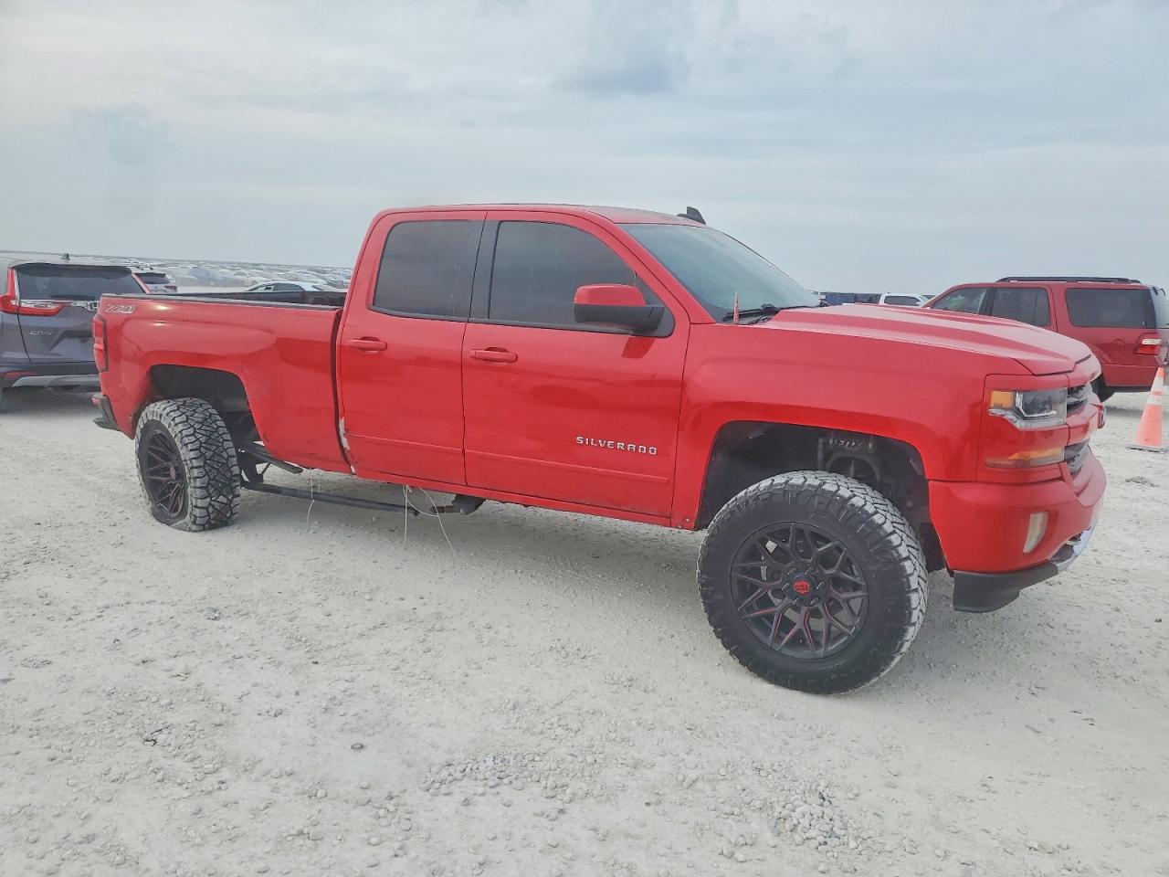 2016 CHEVROLET SILVERADO K1500 LT photo 4