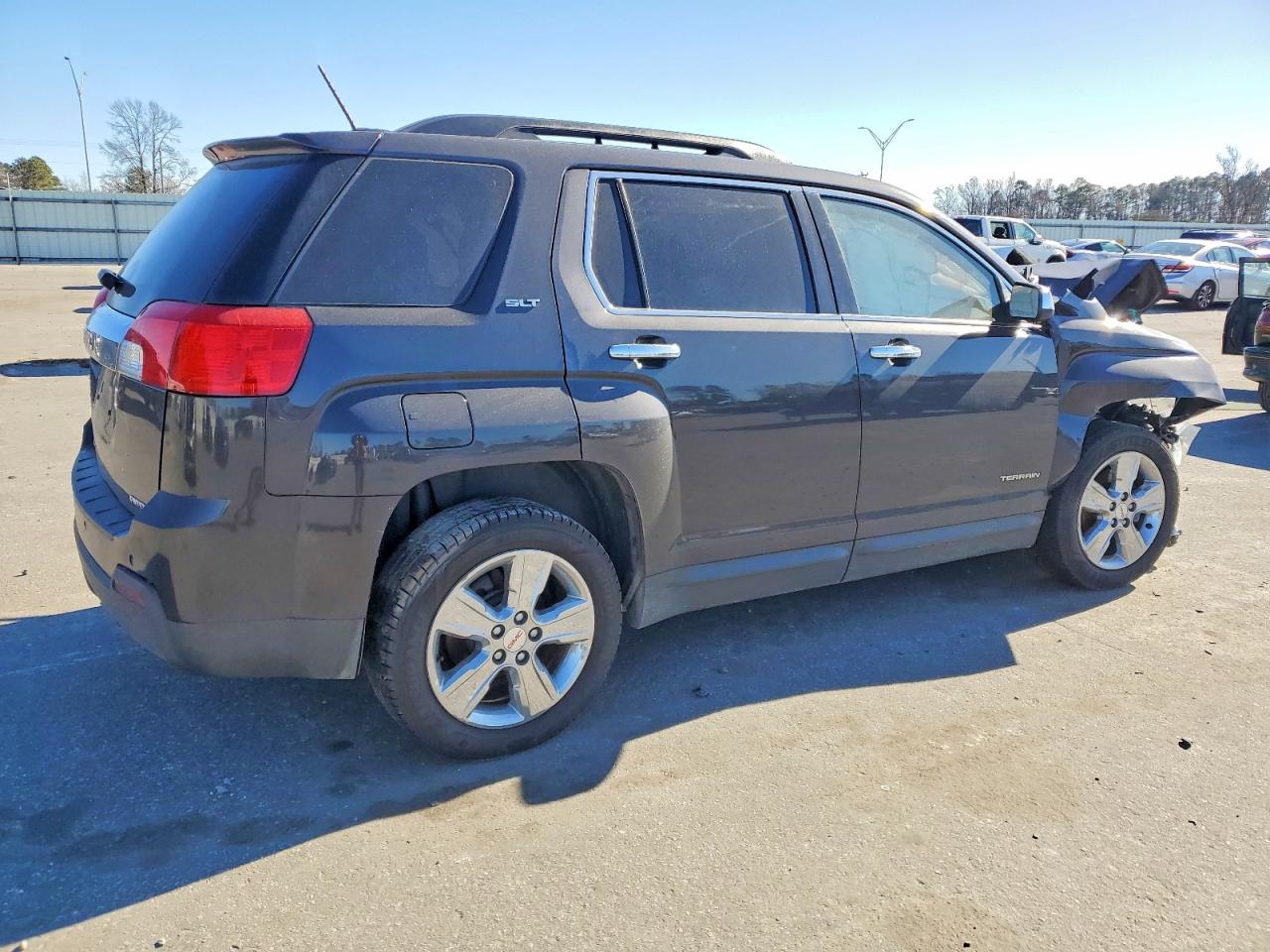 2015 GMC TERRAIN SLT photo 3