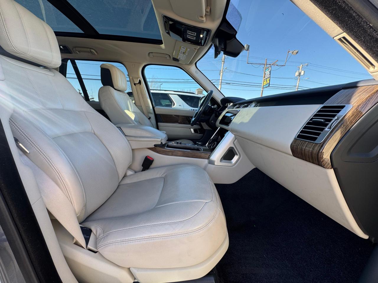 2019 LAND ROVER RANGE ROVER HSE photo 9