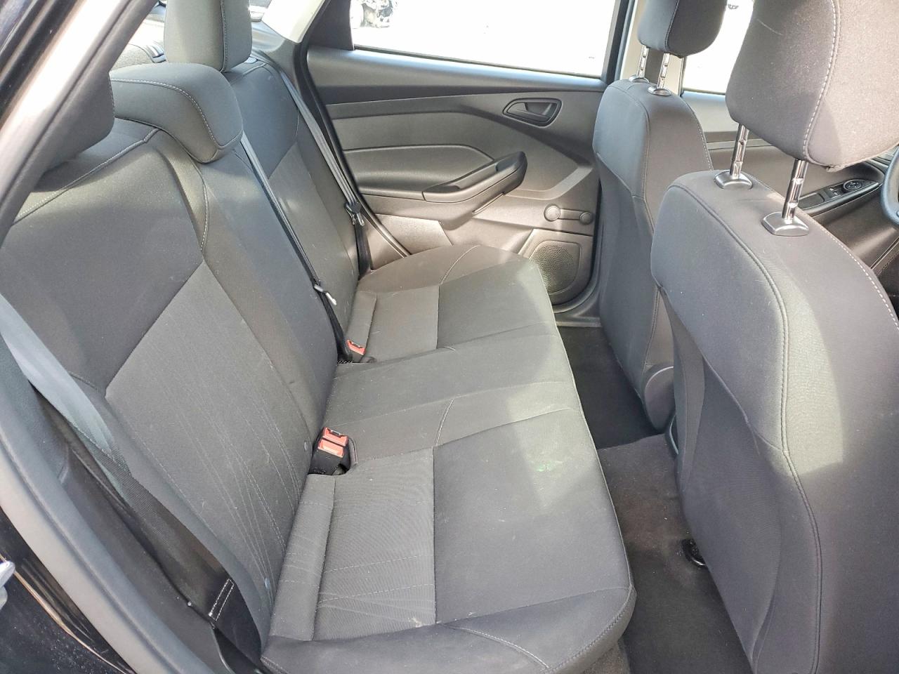 2018 FORD FOCUS S photo 10