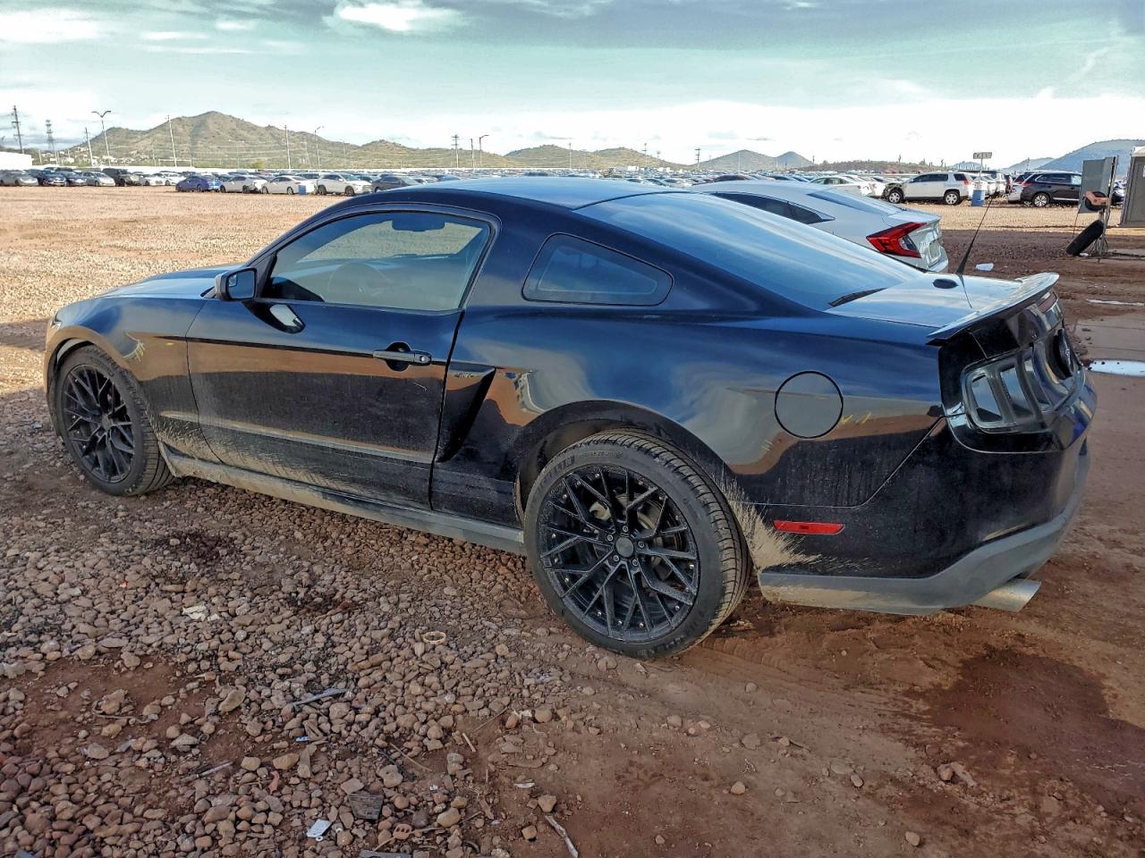 2012 FORD MUSTANG photo 2