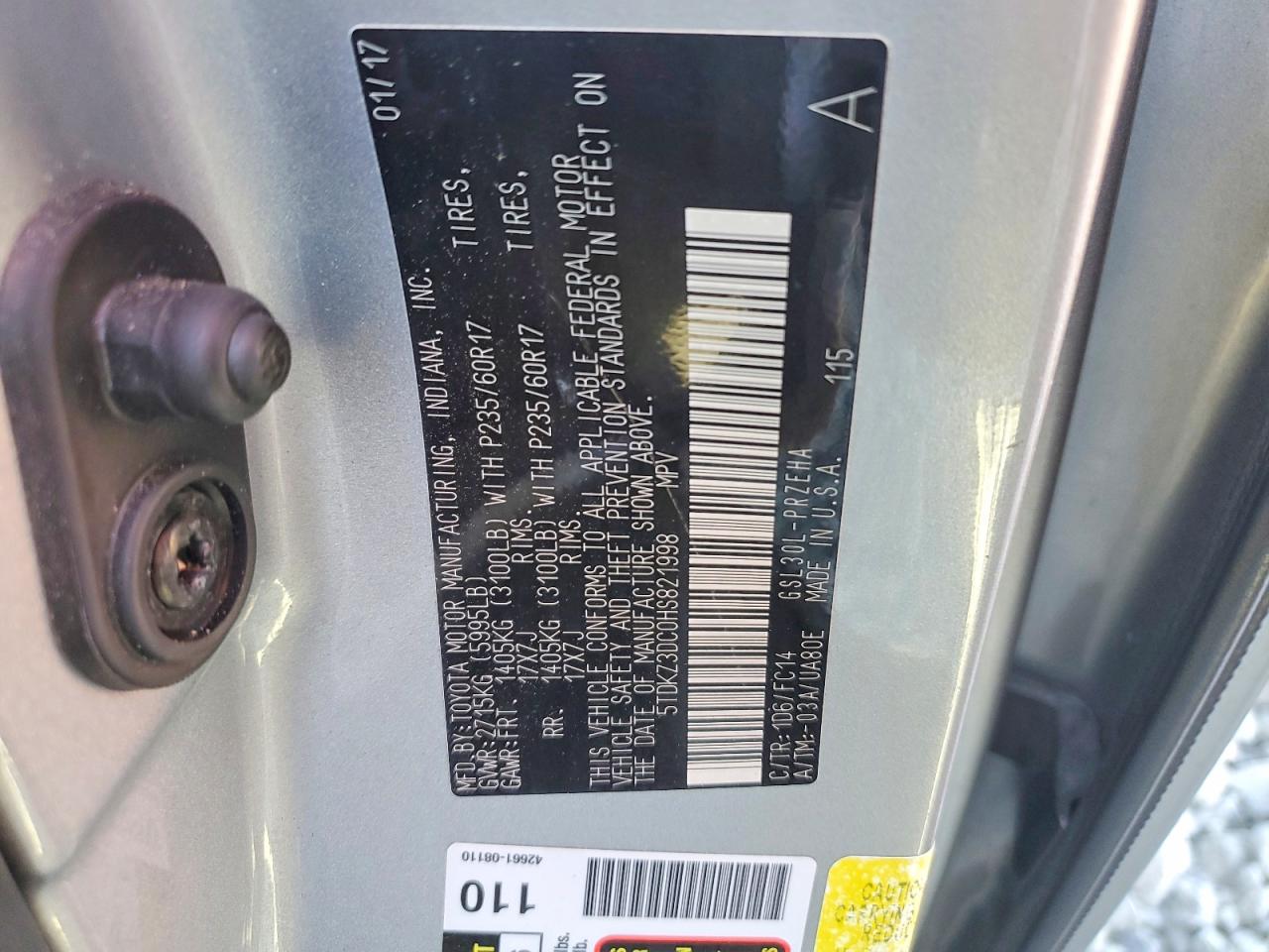 2017 TOYOTA SIENNA LE photo 13